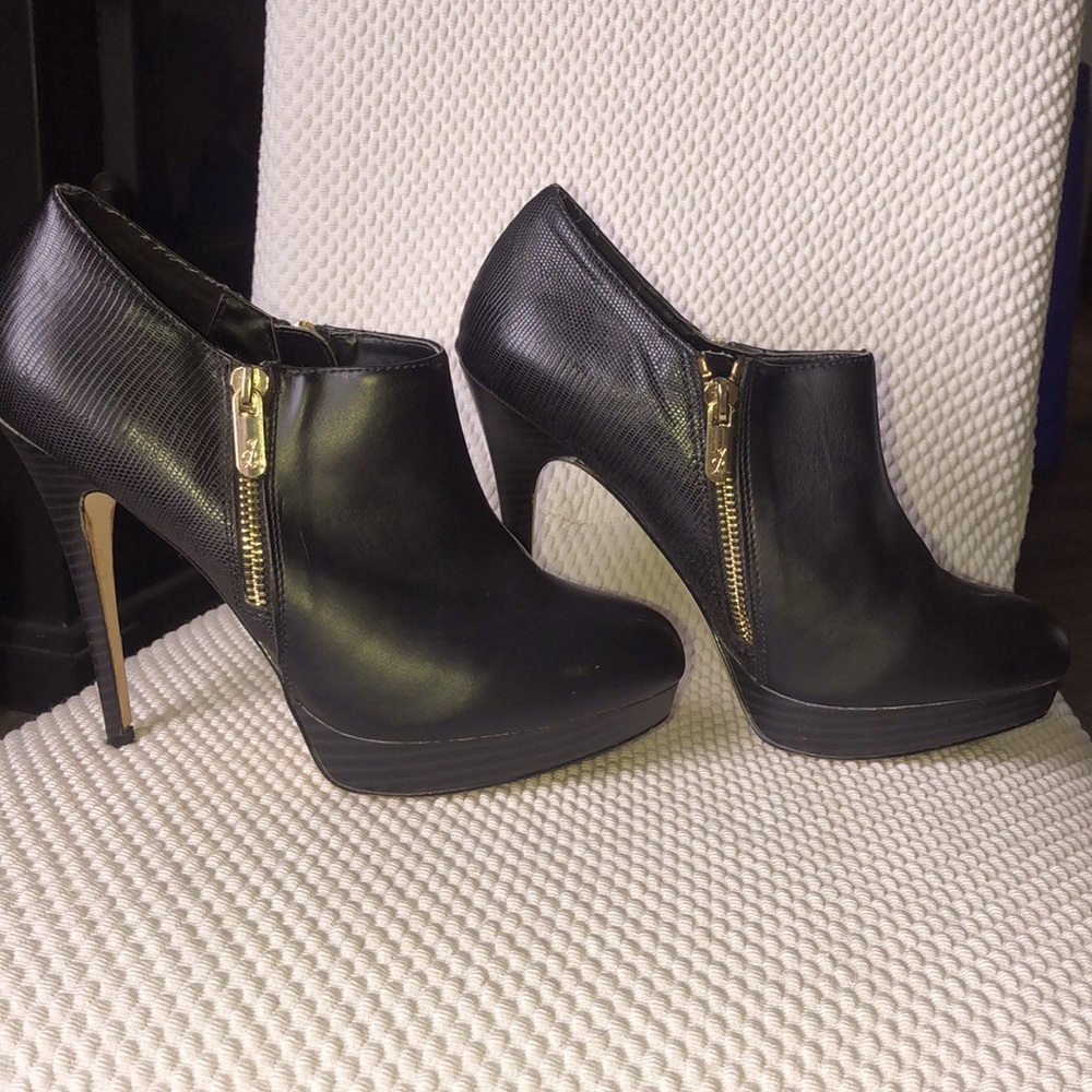 Size 8 black bootie heels